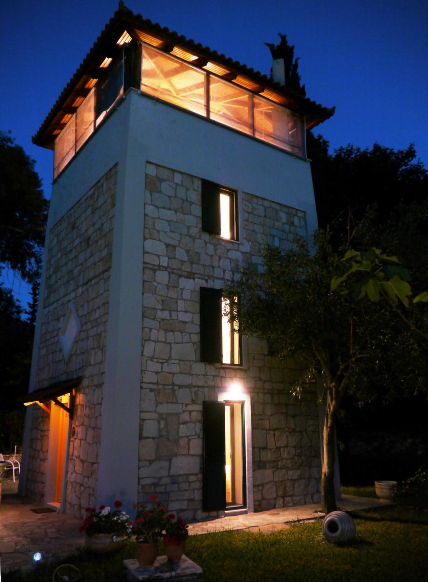 Steinturm Mit Dach-Terrasse Zwischen Fluss, Meer Und Gebirge- Spiti Pirgos Paralia Sergoulas Exterior foto